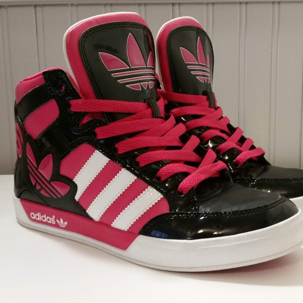 Girl's adidas Hard Court Hi Big Logo size 6Y